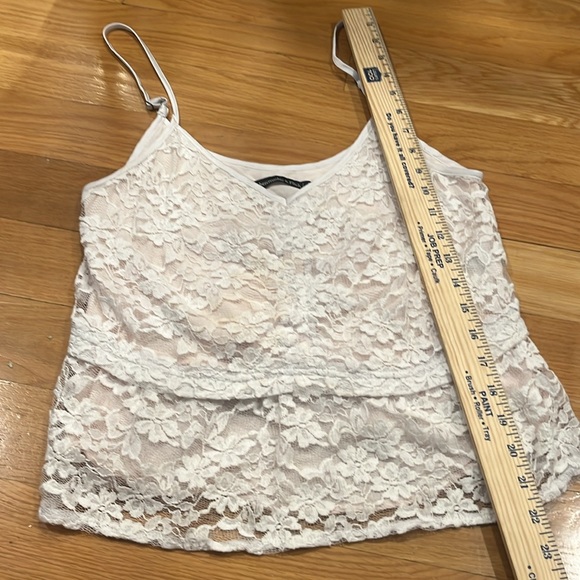 Abercrombie & fitch light tan lining with white lace overlay top size medium . - Picture 6 of 7